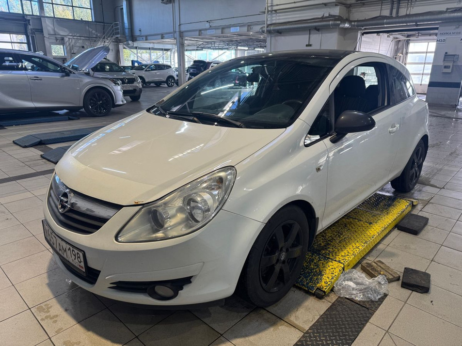 Автомобиль с пробегом Opel Corsa в городе Санкт-Петербург ДЦ - Тойота Центр Парнас