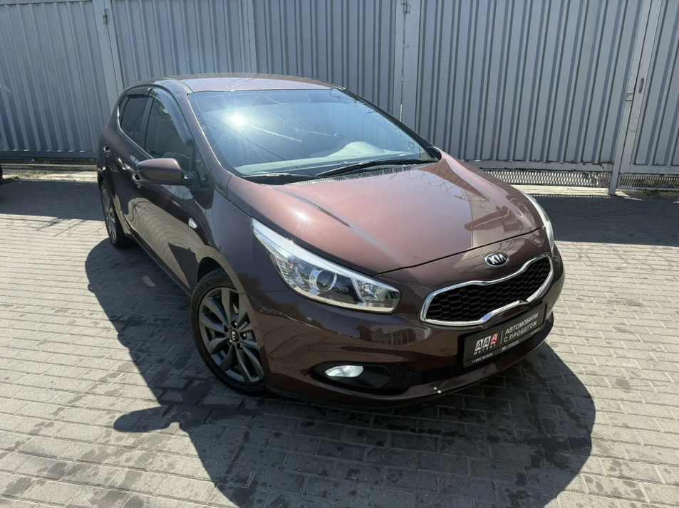 Автомобиль с пробегом Kia Ceed в городе Ростов-на-Дону ДЦ - PANGO Центр Запад