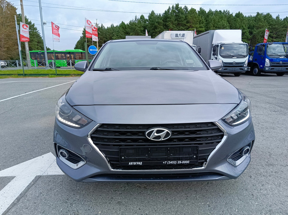 Автомобиль с пробегом Hyundai Solaris в городе Тюмень ДЦ - PANGO Центр Автоград
