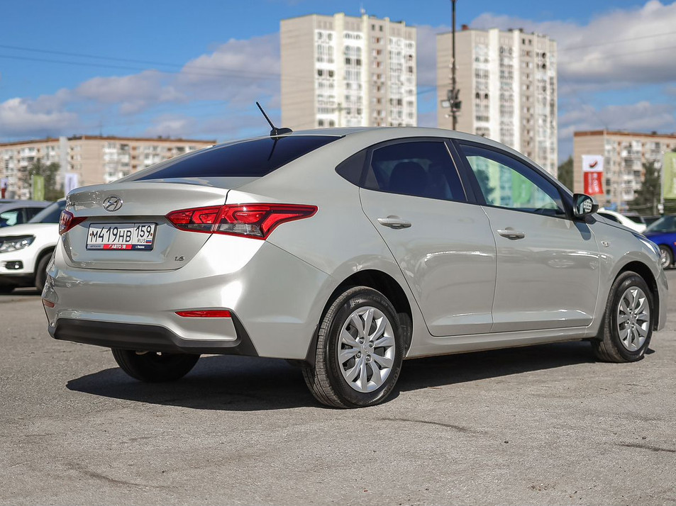 Автомобиль с пробегом Hyundai Solaris в городе Ижевск ДЦ - Автосалон АВТО 18 Ленина 178Б