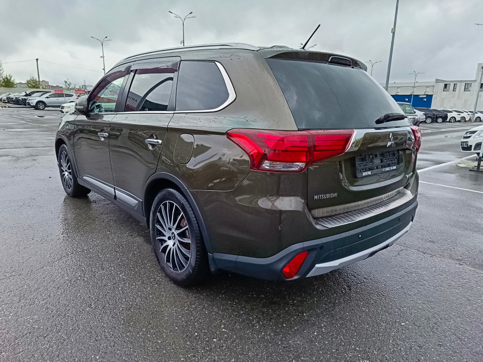 Автомобиль с пробегом Mitsubishi Outlander в городе Тюмень ДЦ - PANGO Центр Автоград