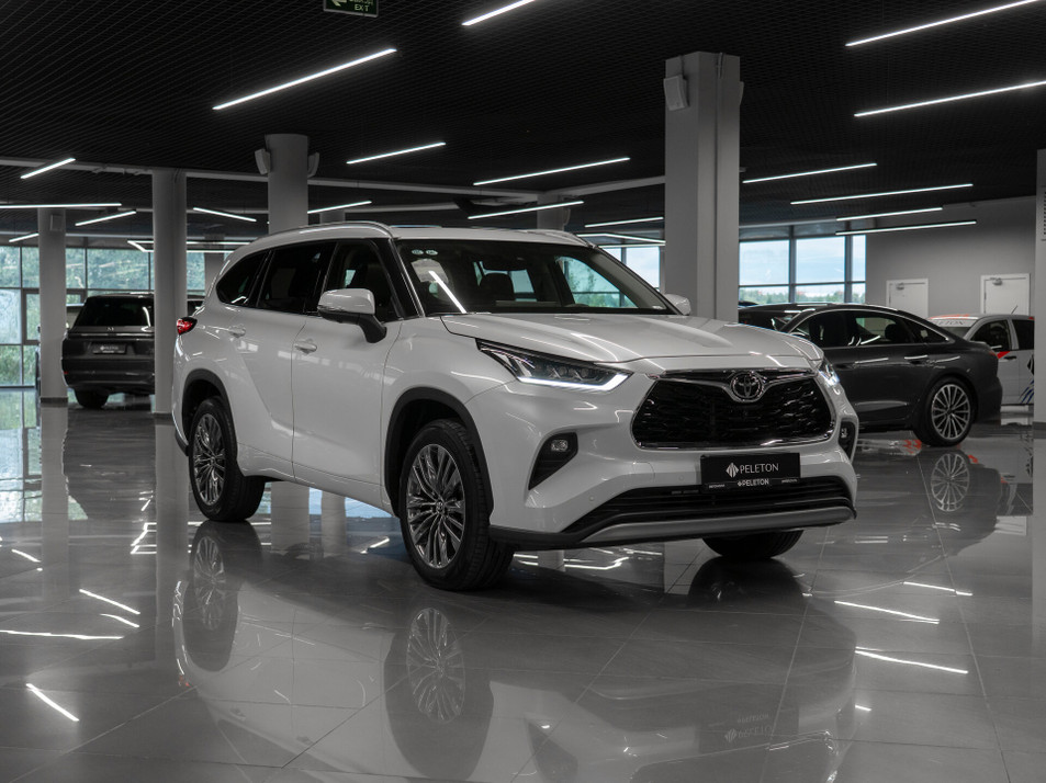 Автомобиль с пробегом Toyota Highlander в городе Москва ДЦ - PANGO Центр PELETON