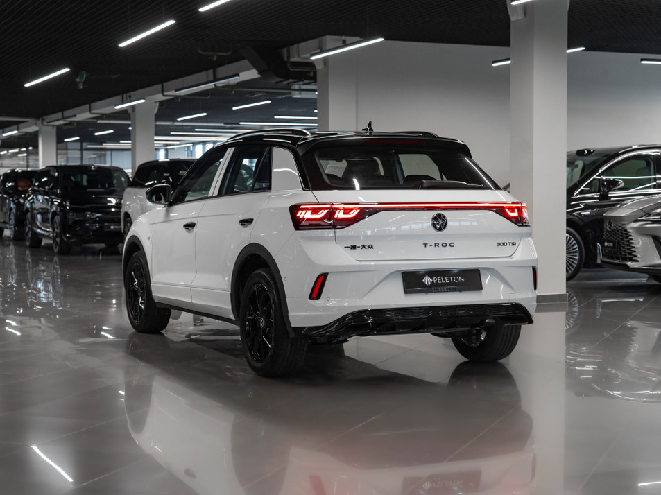 Автомобиль с пробегом Volkswagen T-Roc в городе Москва ДЦ - ОПНА пробег