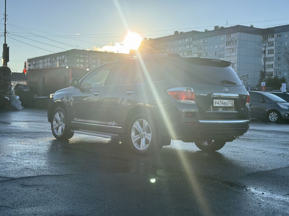 Автомобиль с пробегом Toyota Highlander в городе Ижевск ДЦ - Автосалон АВТО 18 Ленина 178Б