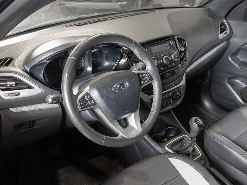 Автомобиль с пробегом LADA Vesta в городе Казань ДЦ - КАЭ Сибирский тракт