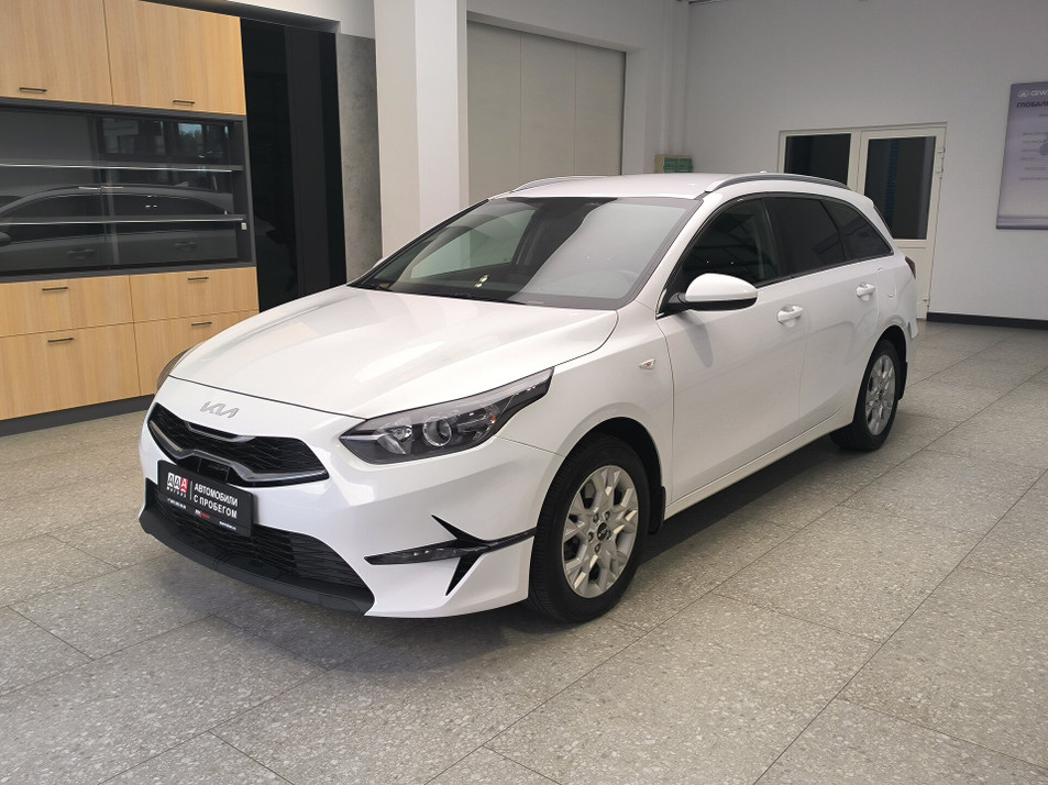 Автомобиль с пробегом Kia Ceed в городе Краснодар ДЦ - ААА Моторс Краснодар