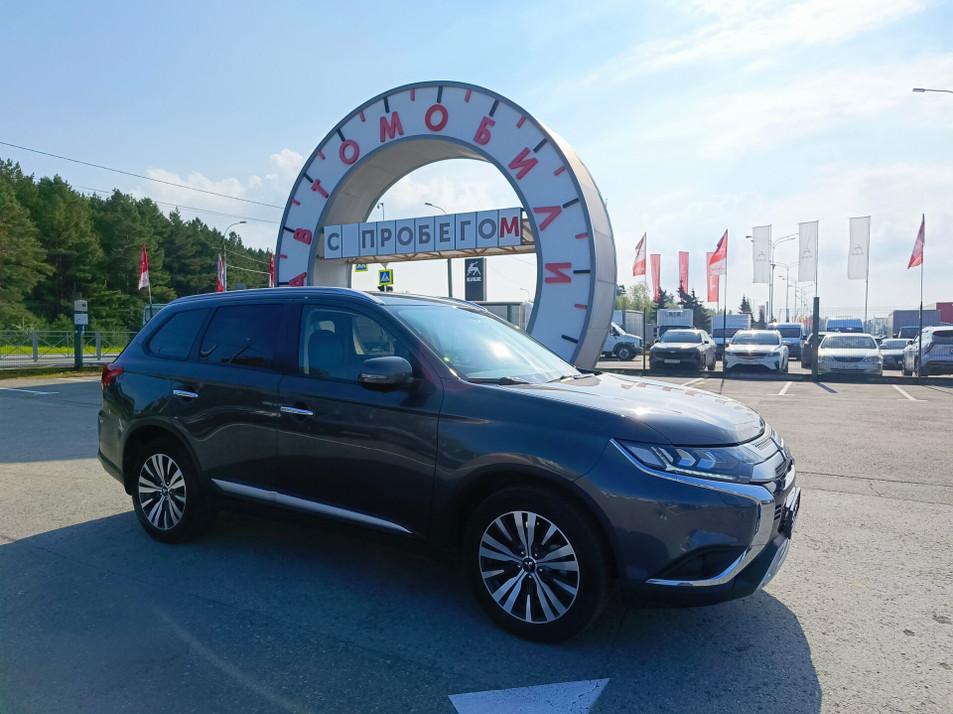 Автомобиль с пробегом Mitsubishi Outlander в городе Тюмень ДЦ - PANGO Центр Автоград