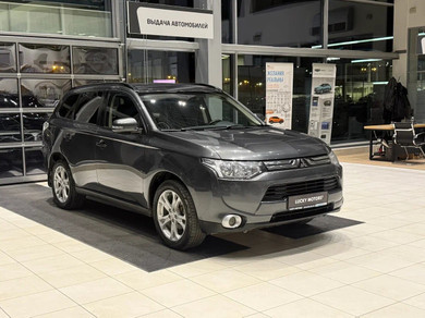 Автомобиль с пробегом Mitsubishi Outlander в городе Екатеринбург ДЦ - Lucky Motors на Эскадронной