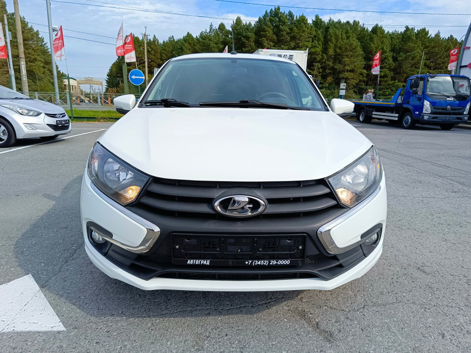 Автомобиль с пробегом LADA Granta в городе Тюмень ДЦ - PANGO Центр Автоград