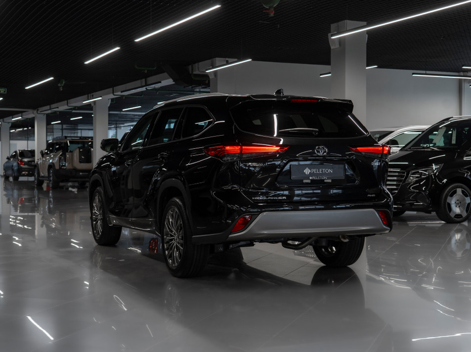 Автомобиль с пробегом Toyota Highlander в городе Москва ДЦ - PANGO&nbsp;Центр PELETON