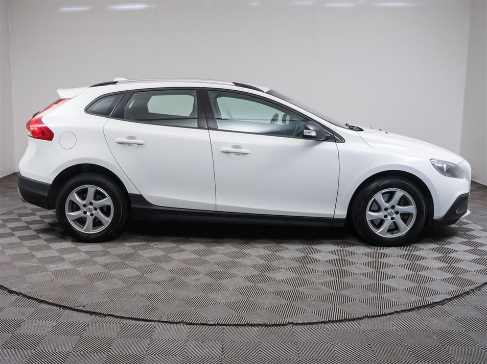 Автомобиль с пробегом Volvo V40 Cross Country в городе Балашиха ДЦ - PANGO Центр Великан Измайлово