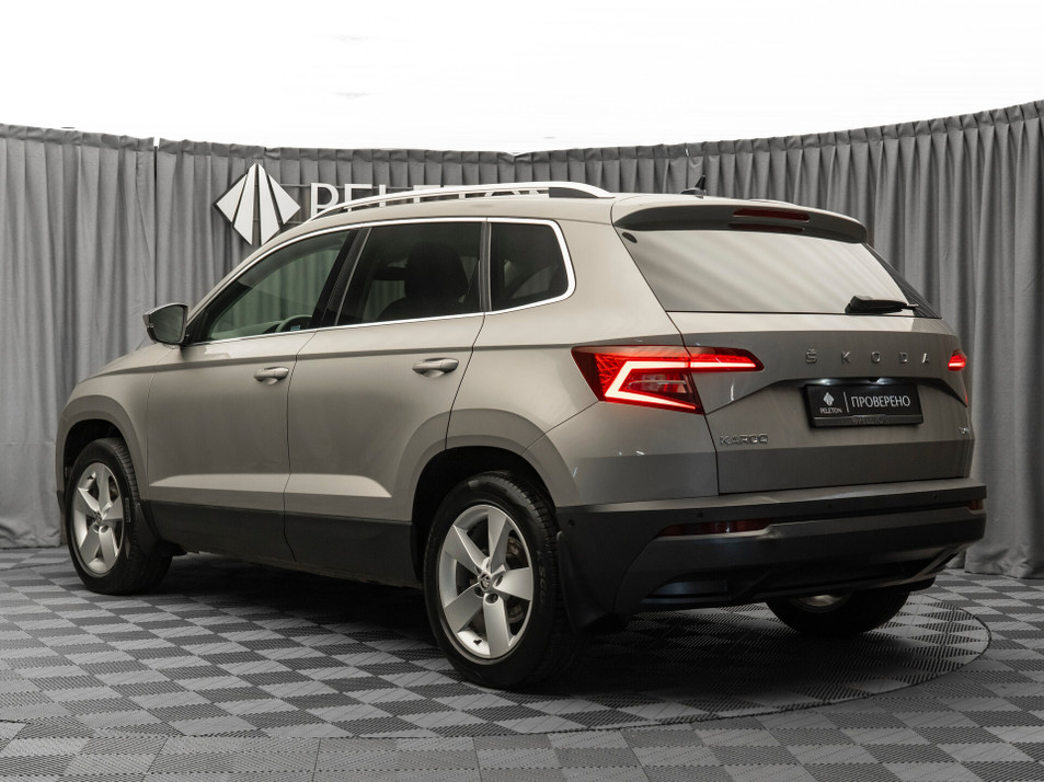 Автомобиль с пробегом SKODA Karoq в городе Москва ДЦ - PELETON Юг