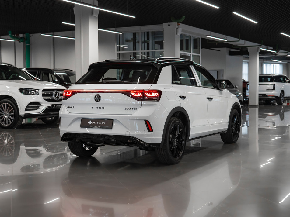 Автомобиль с пробегом Volkswagen T-Roc в городе Москва ДЦ - ОПНА пробег