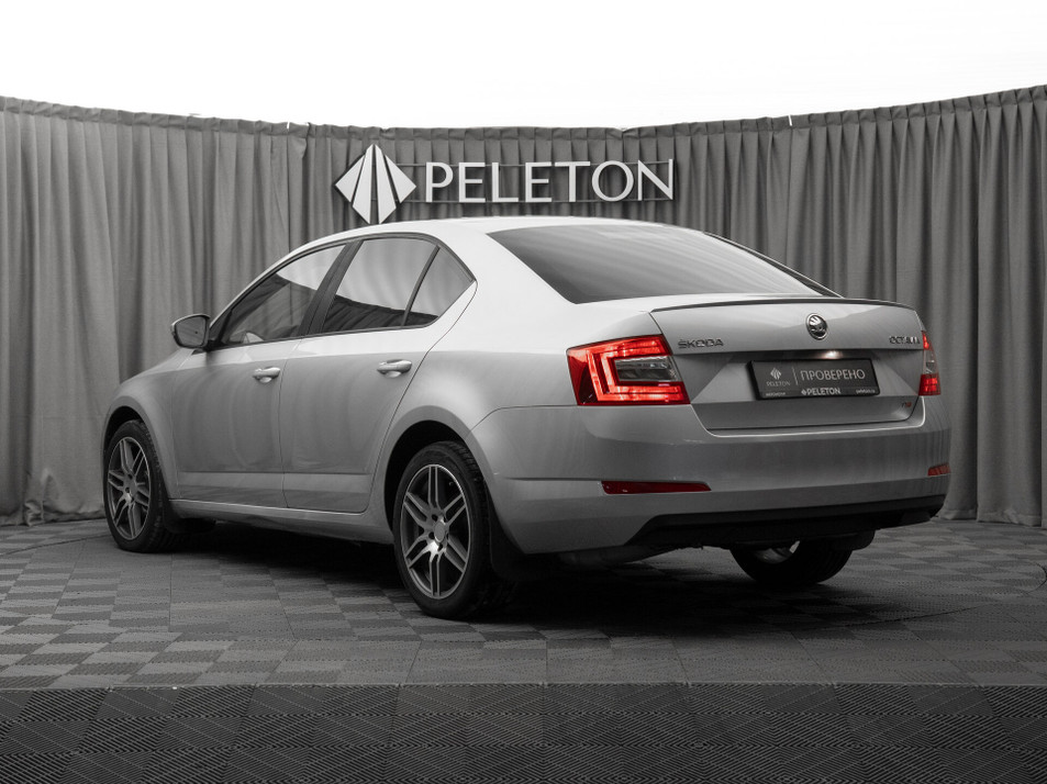 Автомобиль с пробегом SKODA Octavia в городе Москва ДЦ - PELETON Юг