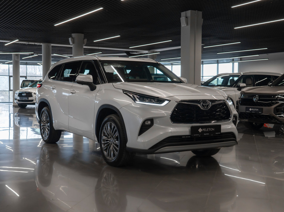 Автомобиль с пробегом Toyota Highlander в городе Москва ДЦ - PANGO Центр PELETON