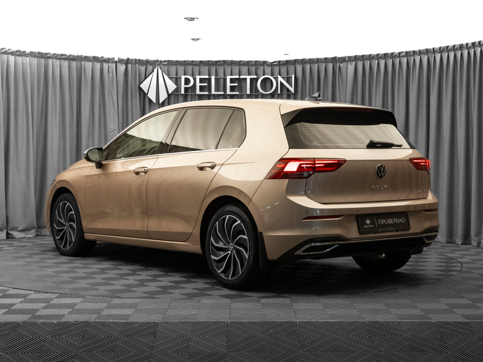Автомобиль с пробегом Volkswagen Golf в городе Москва ДЦ - PANGO&nbsp;Центр PELETON