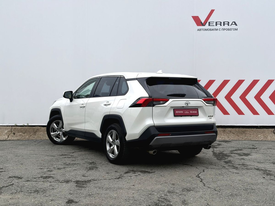 Автомобиль с пробегом Toyota RAV4 в городе Пермь ДЦ - VERRA Авто с пробегом ГХ