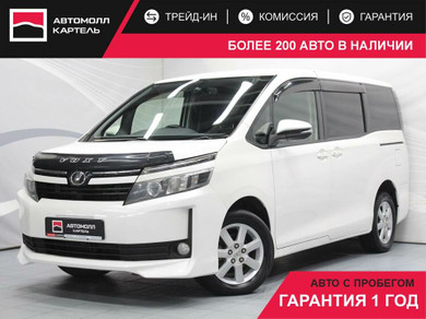 Автомобиль с пробегом Toyota Voxy в городе Кемерово ДЦ - Автомолл Картель на Рубиновой