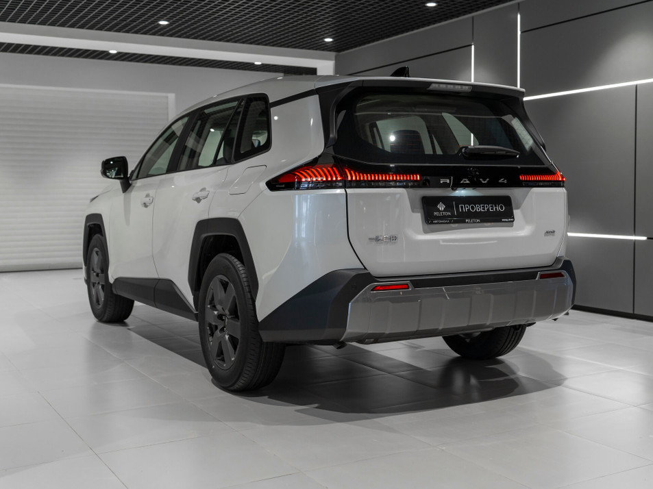 Автомобиль с пробегом Toyota RAV4 в городе Москва ДЦ - PELETON Юг