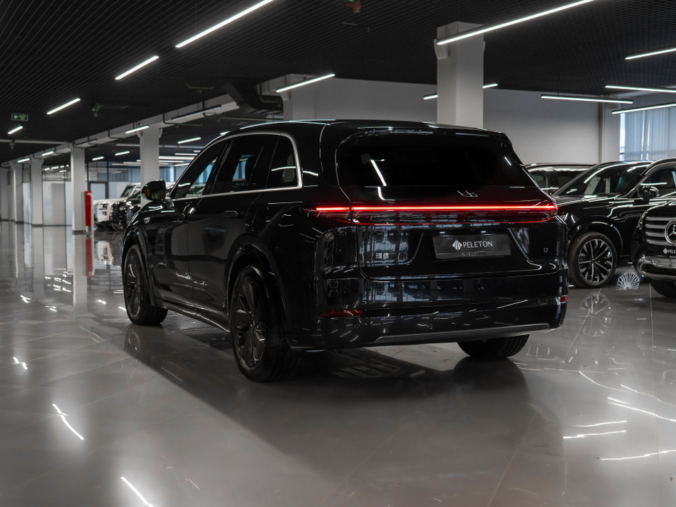 Автомобиль с пробегом Li Auto (Lixiang) L7 в городе Москва ДЦ - PELETON ELECTRO