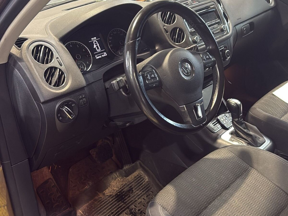 Автомобиль с пробегом Volkswagen Tiguan в городе Санкт-Петербург ДЦ - Тойота Центр Парнас