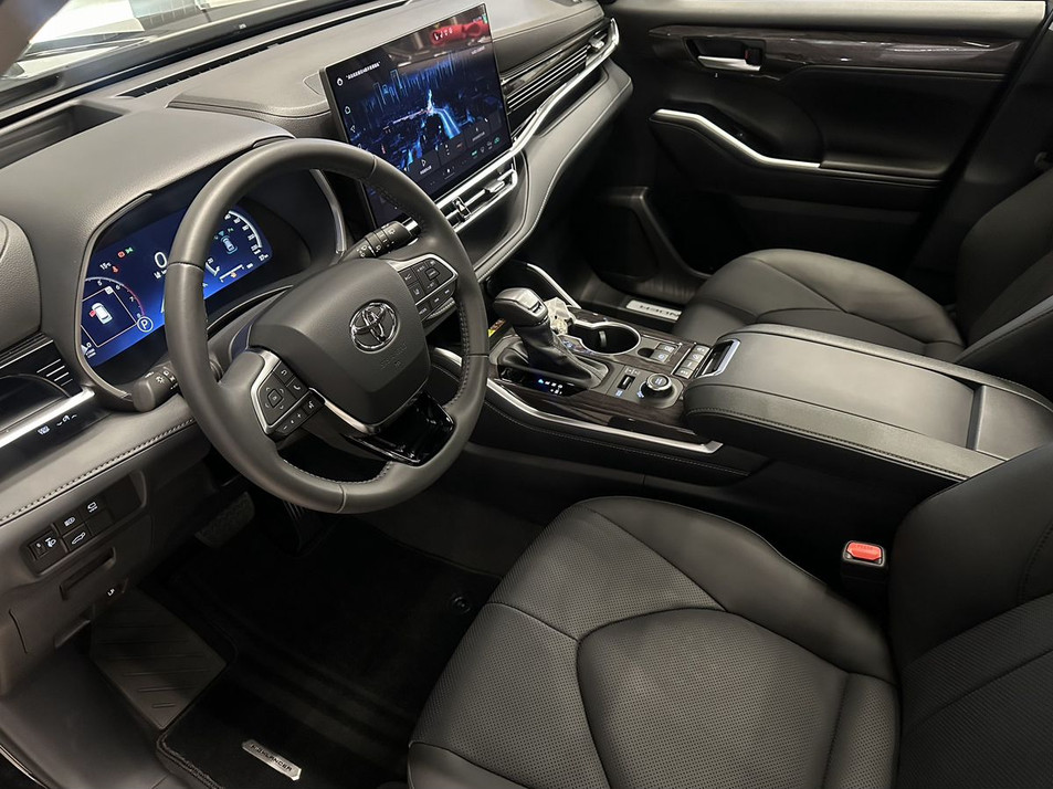 Автомобиль с пробегом Toyota Highlander в городе Липецк ДЦ - PANGO Центр Руль Авто