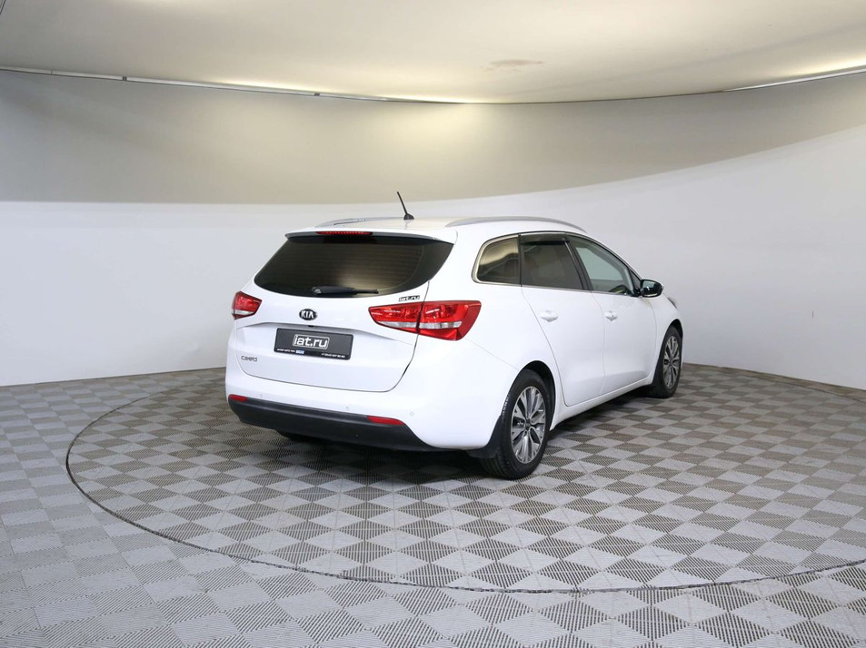 Автомобиль с пробегом Kia Ceed в городе Санкт-Петербург ДЦ - Тойота Центр Парнас