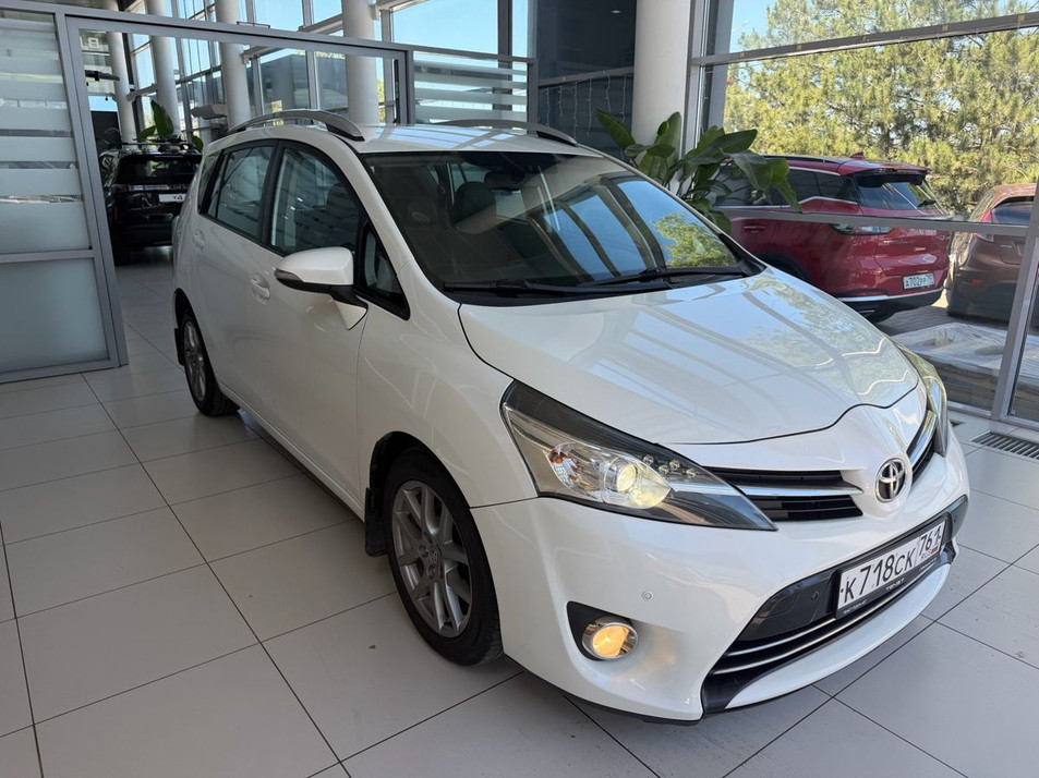Автомобиль с пробегом Toyota Verso в городе Таганрог ДЦ - Гедон-Юг