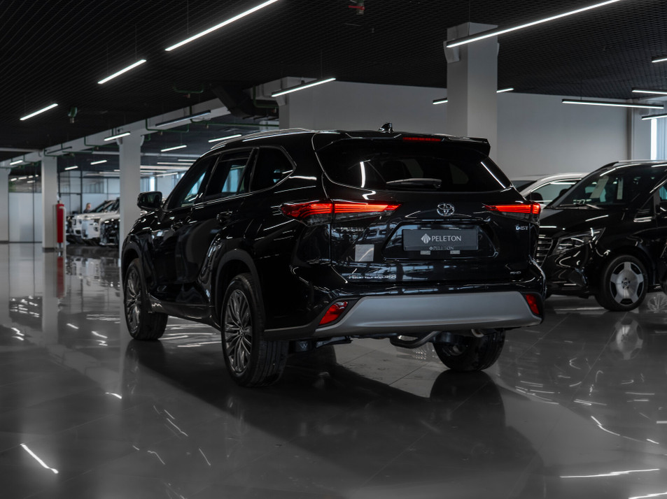 Автомобиль с пробегом Toyota Highlander в городе Москва ДЦ - PANGO Центр PELETON