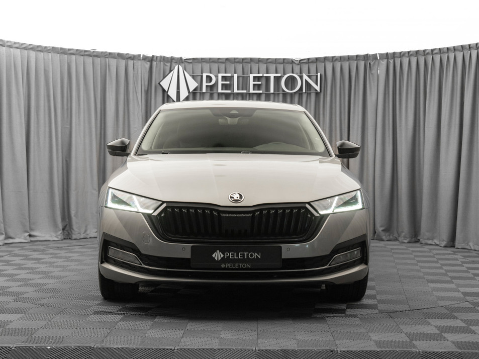Автомобиль с пробегом SKODA Octavia в городе Москва ДЦ - PANGO Центр PELETON