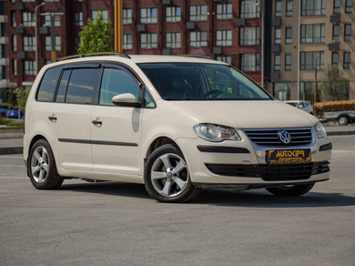 Автомобиль с пробегом Volkswagen Touran в городе Тюмень ДЦ - Центр по продаже автомобилей с пробегом АвтоКиПр