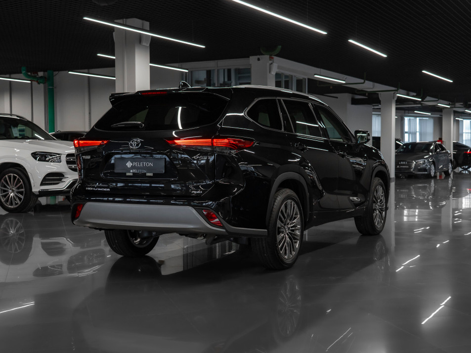 Автомобиль с пробегом Toyota Highlander в городе Москва ДЦ - ОПНА пробег