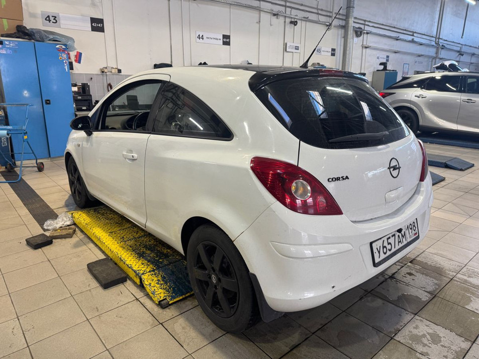 Автомобиль с пробегом Opel Corsa в городе Санкт-Петербург ДЦ - Тойота Центр Парнас