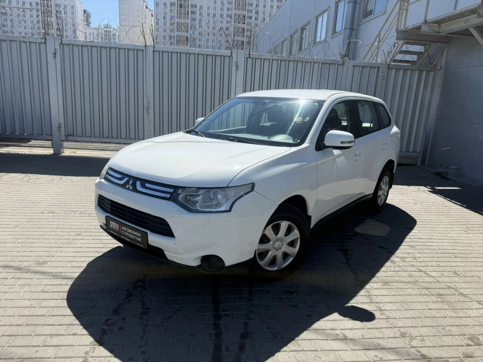 Автомобиль с пробегом Mitsubishi Outlander в городе Ростов-на-Дону ДЦ - PANGO Центр Запад