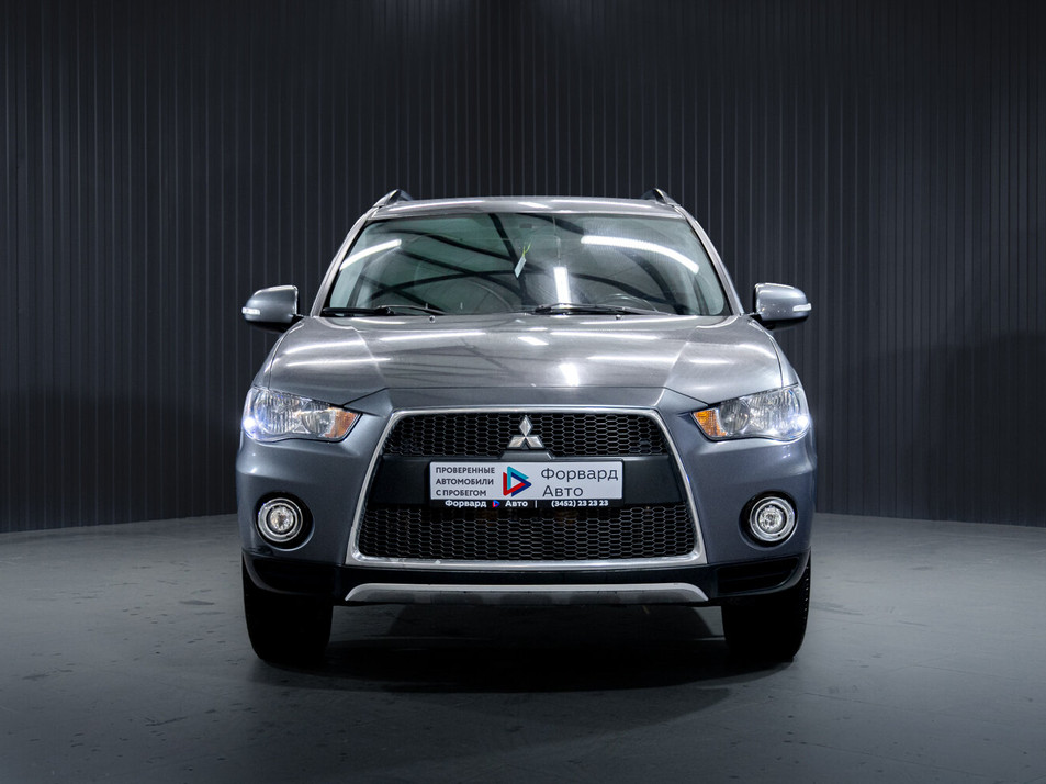 Автомобиль с пробегом Mitsubishi Outlander в городе Тюмень ДЦ - PANGO Центр Авторитейл Диамант
