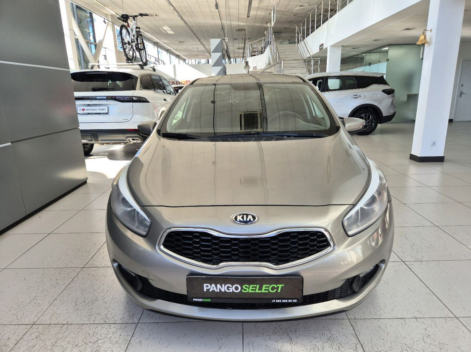 Автомобиль с пробегом Kia Ceed в городе Екатеринбург ДЦ - PANGO Центр Автобан