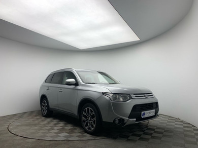 Автомобиль с пробегом Mitsubishi Outlander в городе Мурманск ДЦ - Аксель Автомобили с пробегом