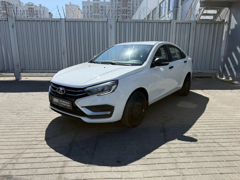 Автомобиль с пробегом LADA Vesta в городе Ростов-на-Дону ДЦ - PANGO Центр Запад