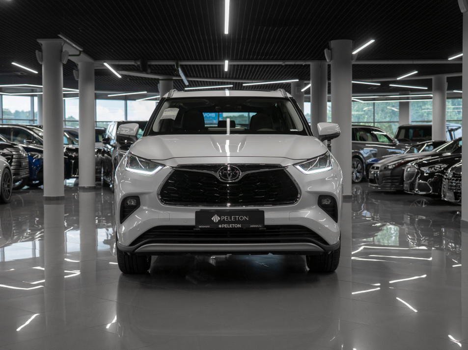 Автомобиль с пробегом Toyota Highlander в городе Москва ДЦ - PANGO Центр PELETON