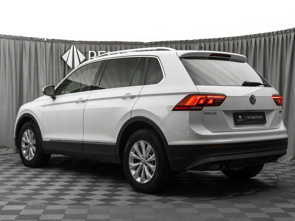 Автомобиль с пробегом Volkswagen Tiguan в городе Москва ДЦ - PELETON Юг