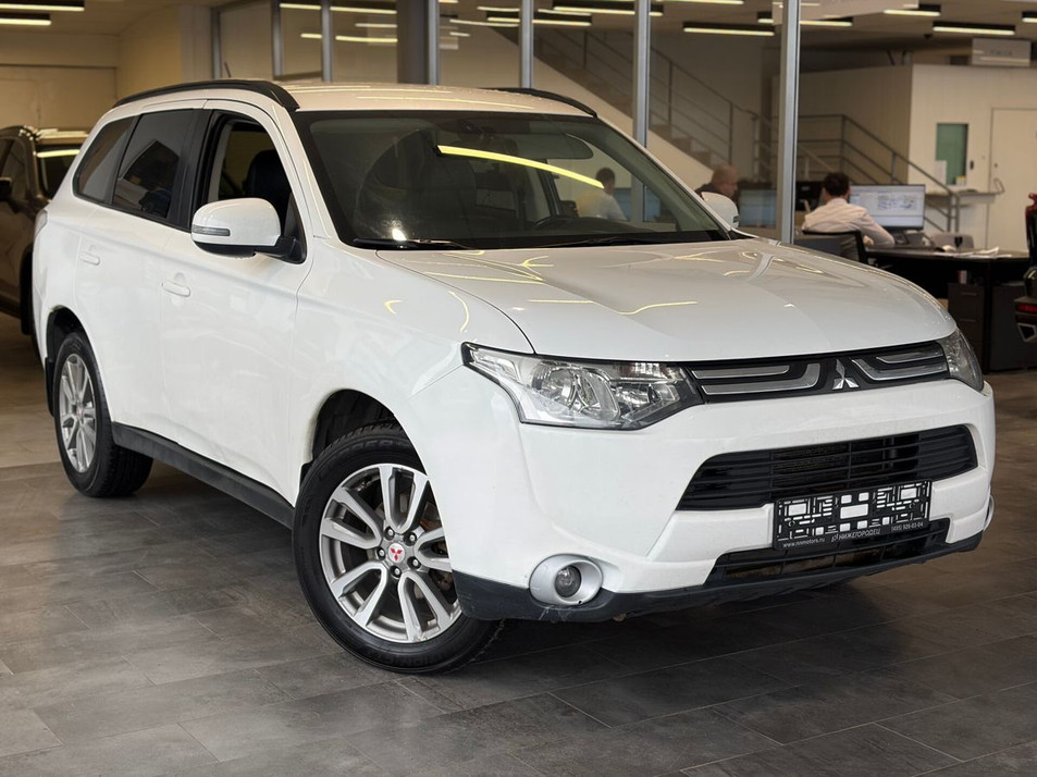 Автомобиль с пробегом Mitsubishi Outlander в городе Реутов ДЦ - PANGO Центр Нижегородец Реутов