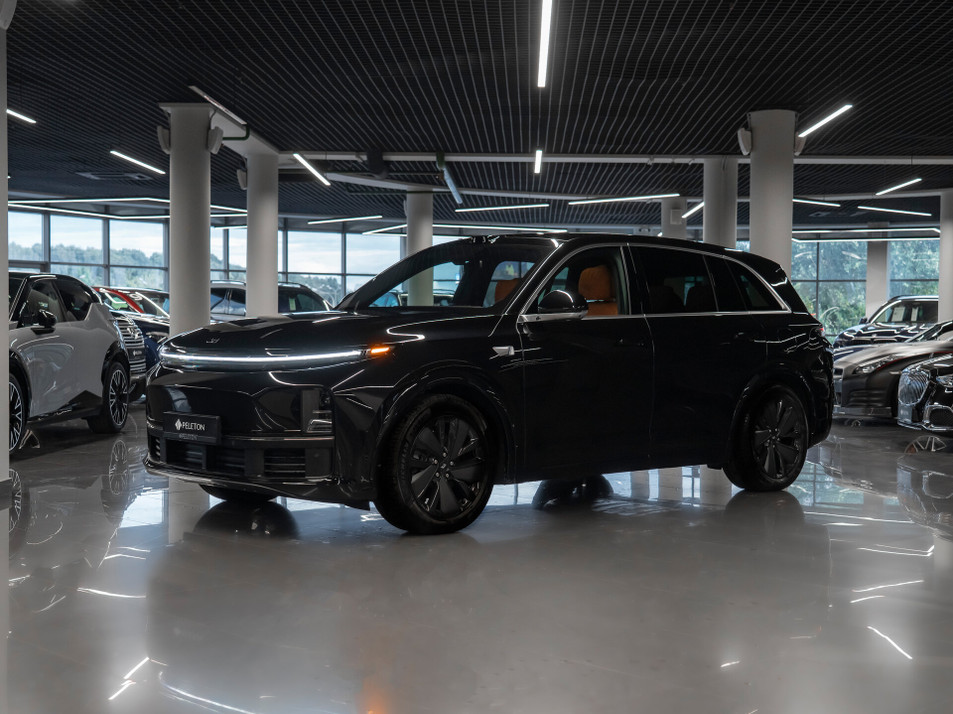 Автомобиль с пробегом Li Auto (Lixiang) L7 в городе Москва ДЦ - PELETON ELECTRO