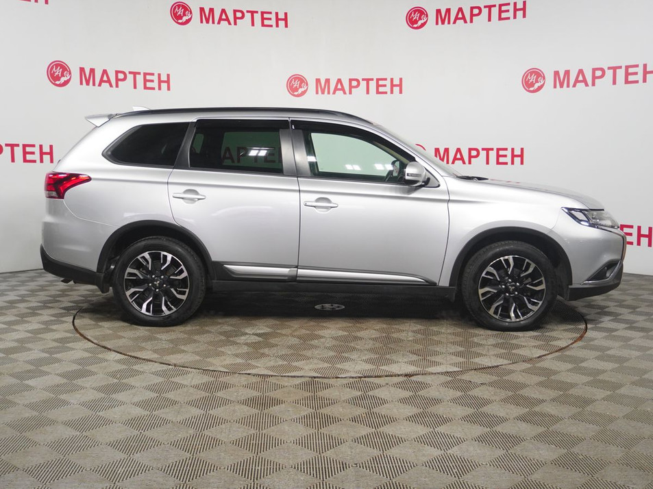 Автомобиль с пробегом Mitsubishi Outlander в городе Вологда ДЦ - Мартен. Автомобили с пробегом