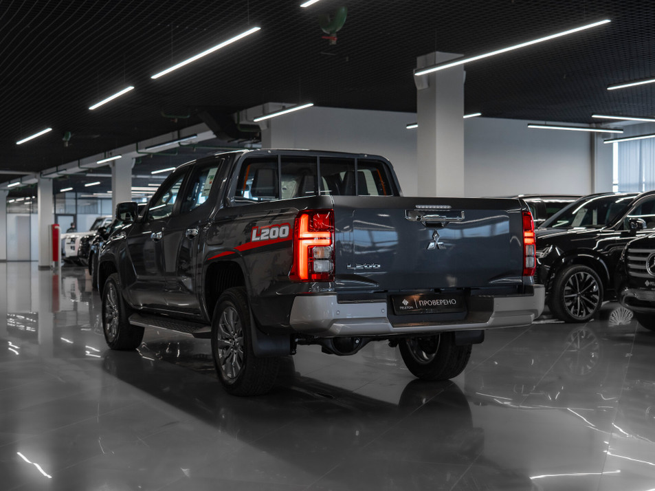 Автомобиль с пробегом Mitsubishi L200 в городе Москва ДЦ - ОПНА пробег
