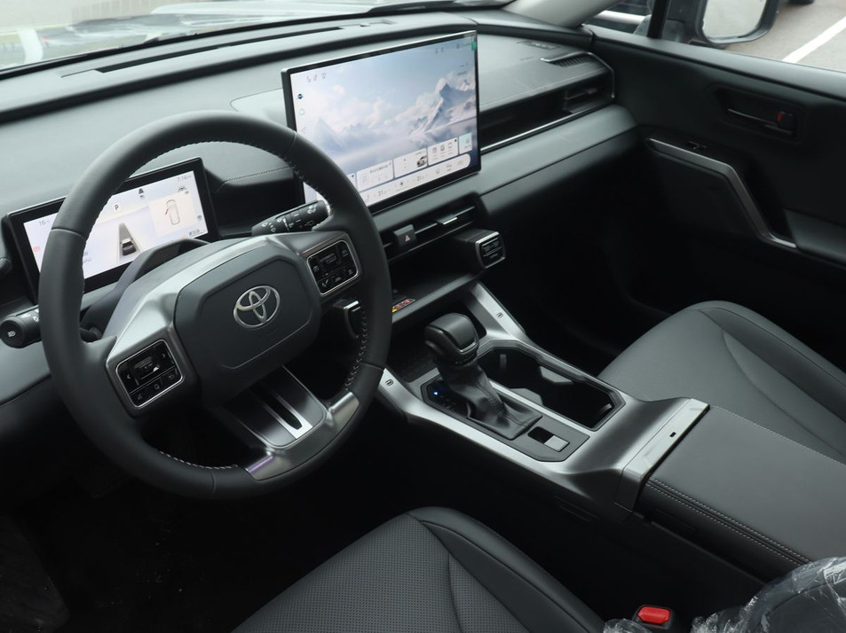Автомобиль с пробегом Toyota RAV4 в городе Казань ДЦ - КАЭ Toyota Оренбургский тракт