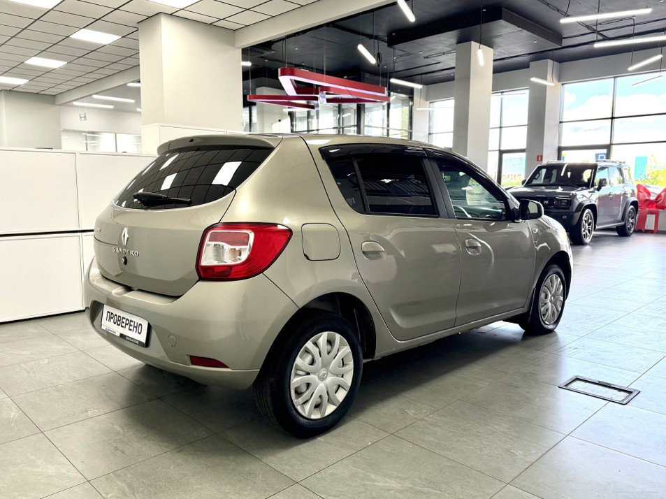 Автомобиль с пробегом Renault Sandero в городе Казань ДЦ - Диалог Авто Камалеева
