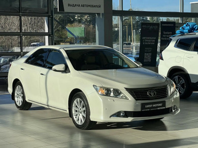Автомобиль с пробегом Toyota Camry в городе Екатеринбург ДЦ - Lucky Motors на Эскадронной