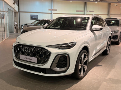 Новый автомобиль Audi Q5 Advanced в городе Екатеринбург ДЦ - АЦ Космонавтов