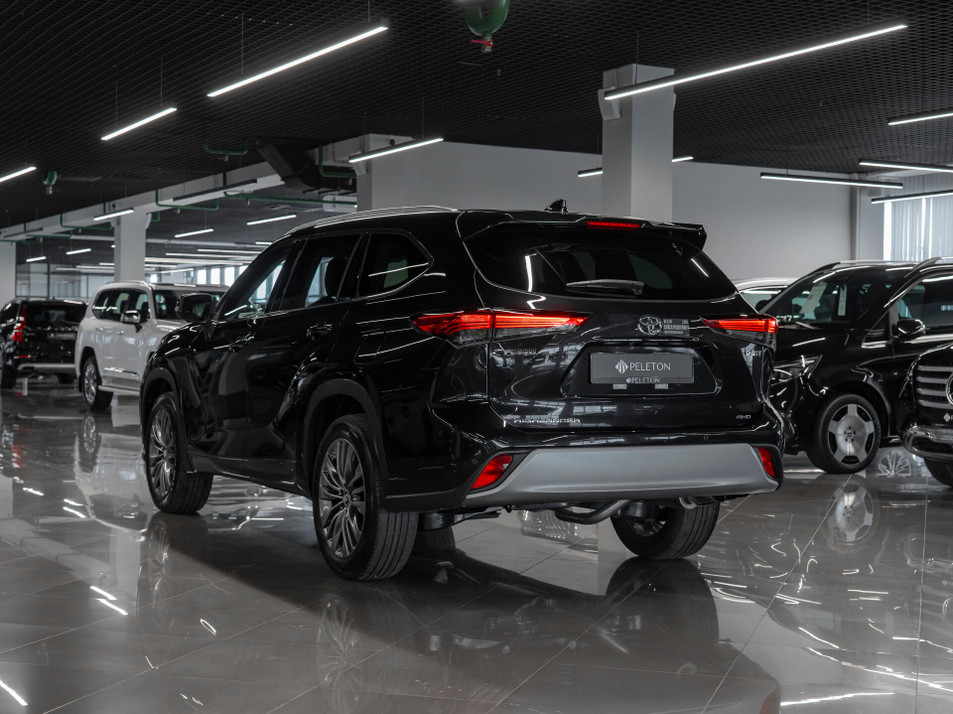 Автомобиль с пробегом Toyota Highlander в городе Москва ДЦ - PANGO&nbsp;Центр PELETON