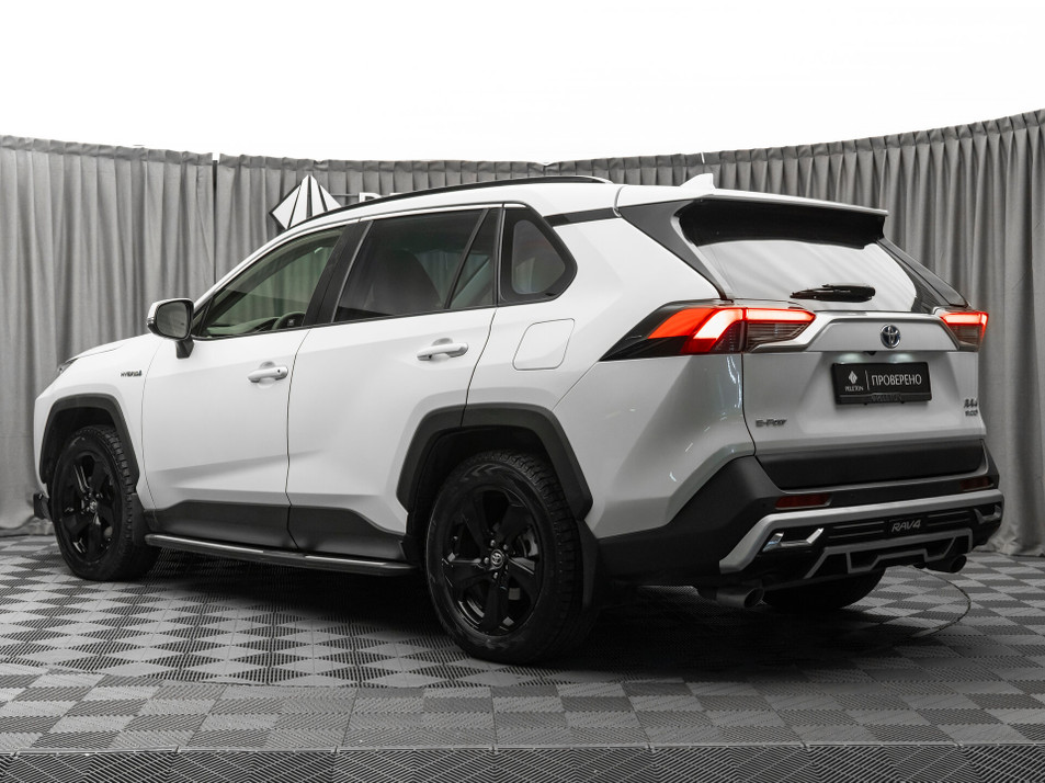 Автомобиль с пробегом Toyota RAV4 в городе Москва ДЦ - PELETON ELECTRO